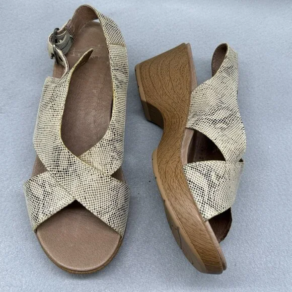 Womens Dansko Sandals Jacinda Taupe Snake Print Platform Wedge Sz US 9 EUR 39 - Picture 3 of 12